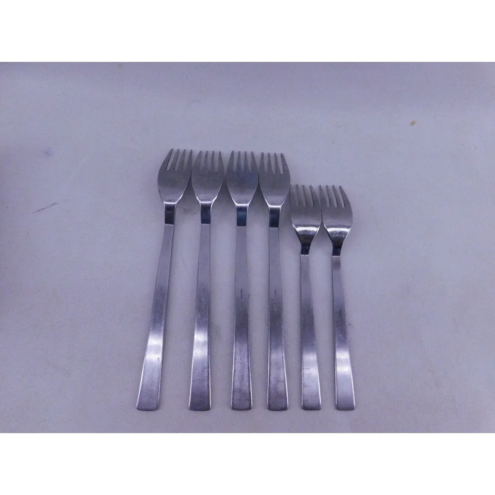 Oneida PADOVA Satin 18/0 Stainless Flatware 4 Dinner Fork 8